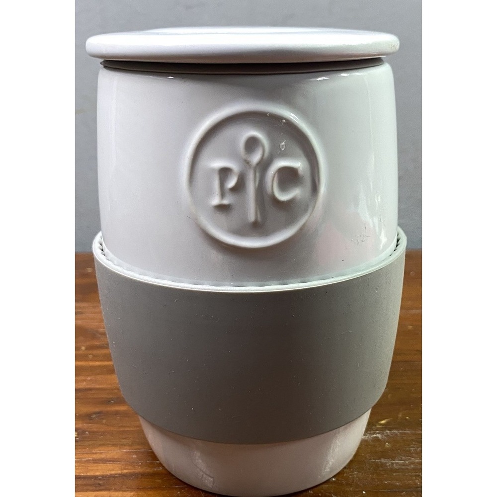 Pampered Chef Ceramic Egg Cooker w/ Silicone Sleeve&Lid #1529 White Gray NEW